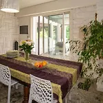 Maison Lucilda 3*