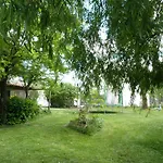 Maison Lucilda Oda ve Kahvaltı 3*