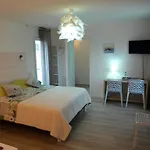 Bed & Breakfast Maison Lucilda Pessac