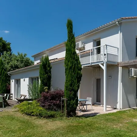 Maison Lucilda Bed & Breakfast 3*