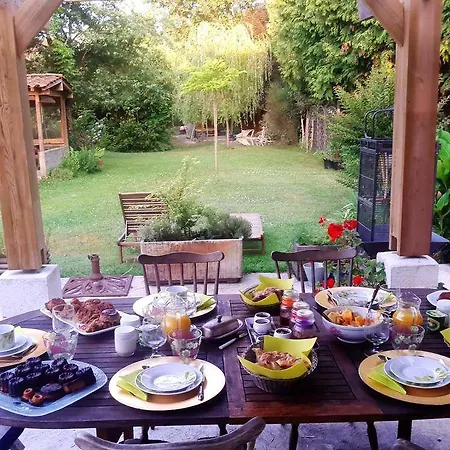 Maison Lucilda Alojamento de Acomodação e Pequeno-almoço 3*