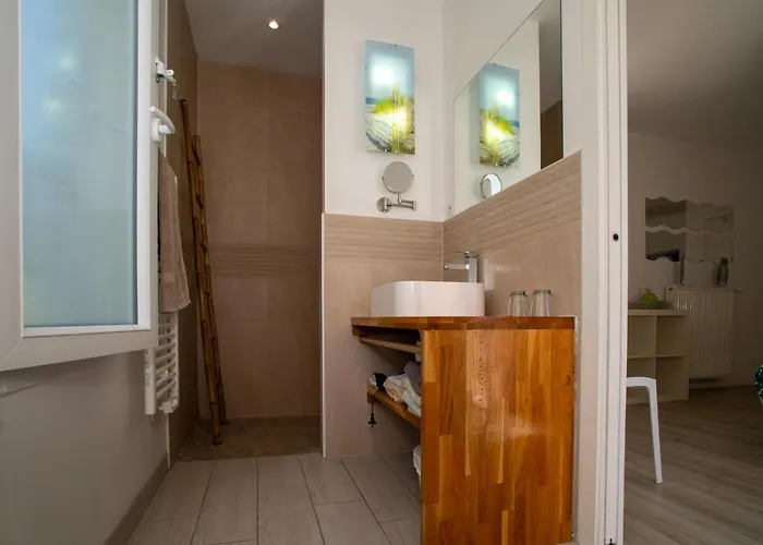 Maison Lucilda Bed & Breakfast 3*