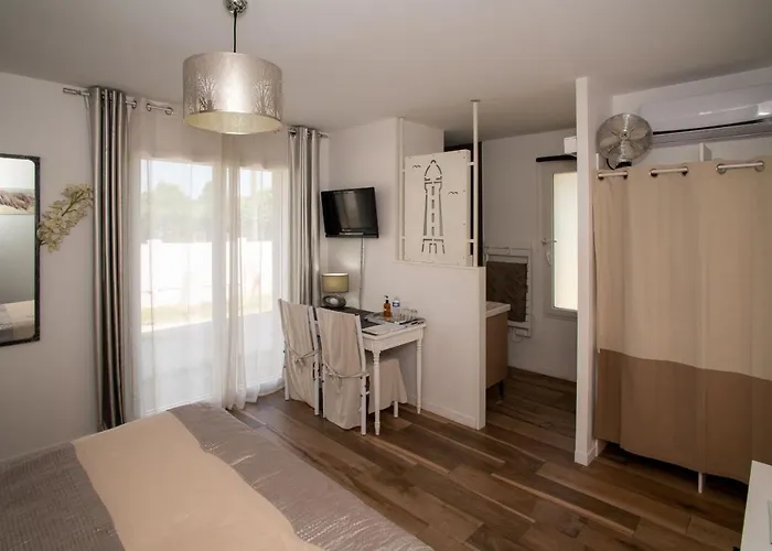 Maison Lucilda Bed & Breakfast Pessac