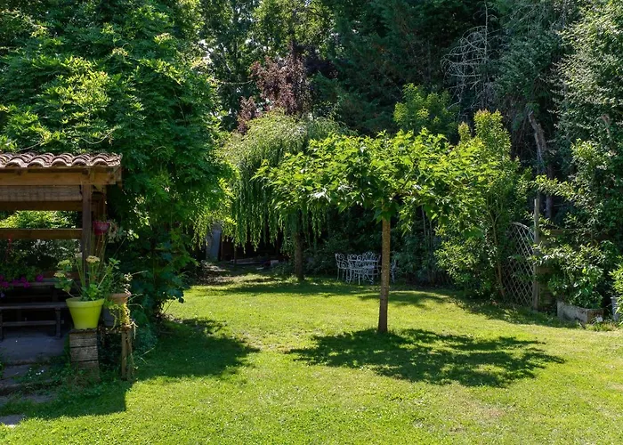 Maison Lucilda Bed and Breakfast Pessac