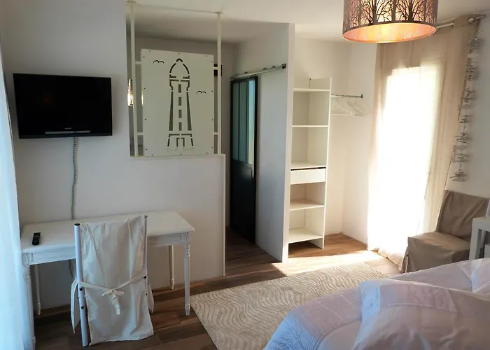 Maison Lucilda Bed & Breakfast Pessac