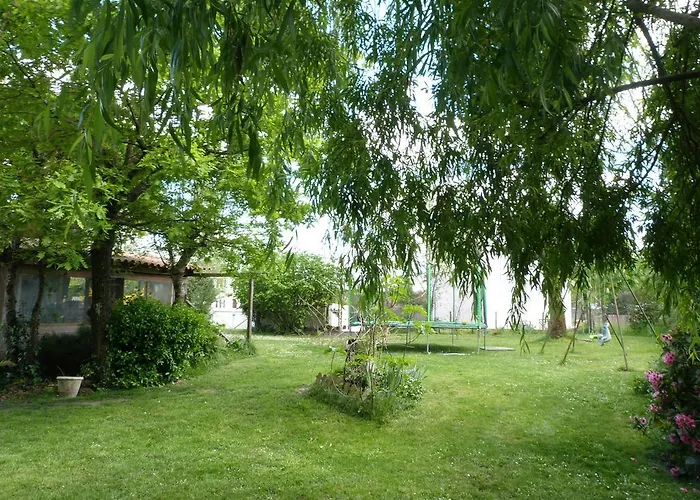 Maison Lucilda Bed & Breakfast 3*