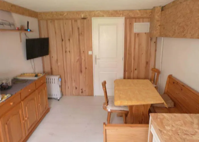 Maison Lucilda Bed & Breakfast Pessac