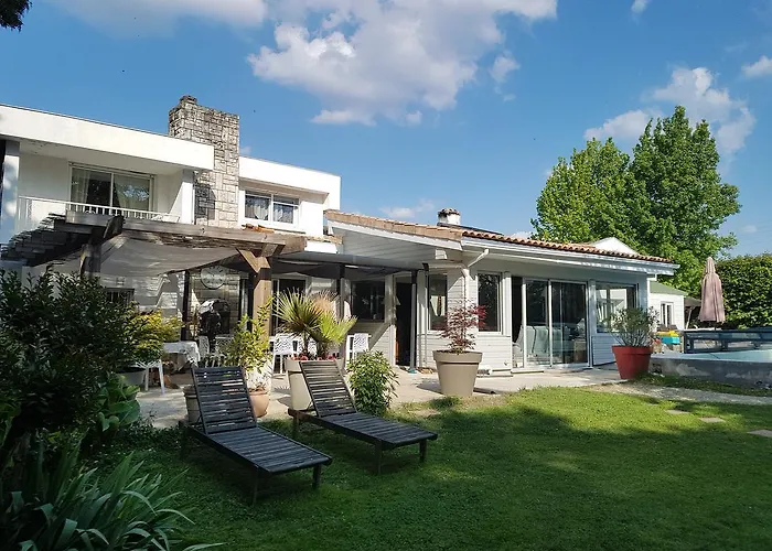 Bed & Breakfast Maison Lucilda 3*