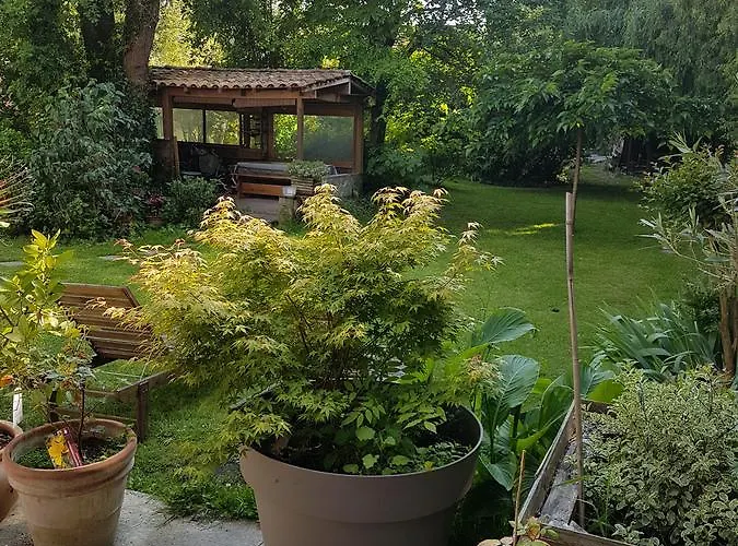 Maison Lucilda Bed & Breakfast Pessac