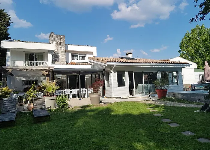 Bed & Breakfast Maison Lucilda 3*