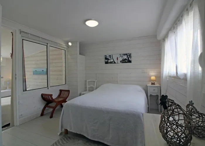 Maison Lucilda Bed & Breakfast Pessac