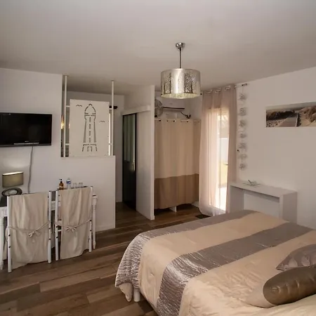 Maison Lucilda Bed & Breakfast 3*