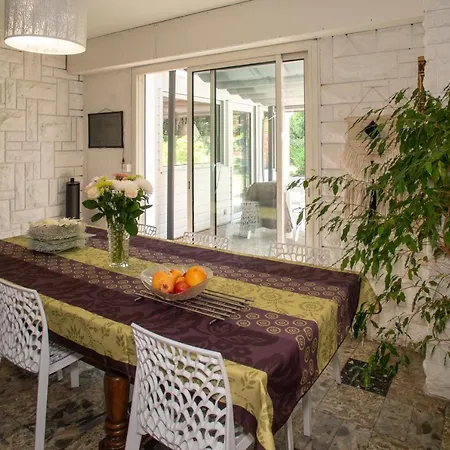 Maison Lucilda 3*