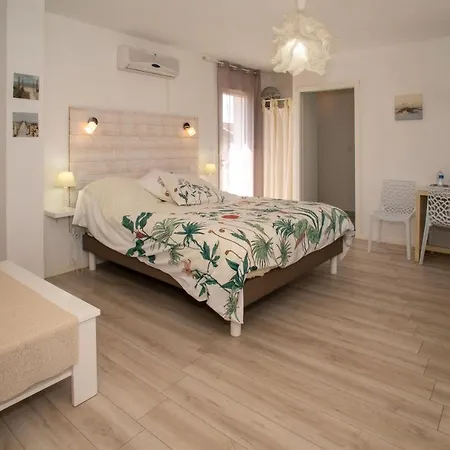 Maison Lucilda Bed & Breakfast Pessac