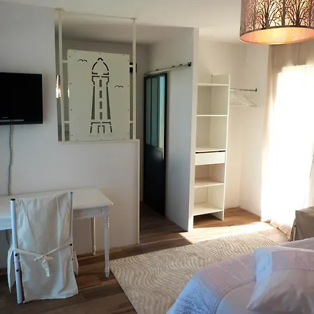 Maison Lucilda Bed & Breakfast Pessac
